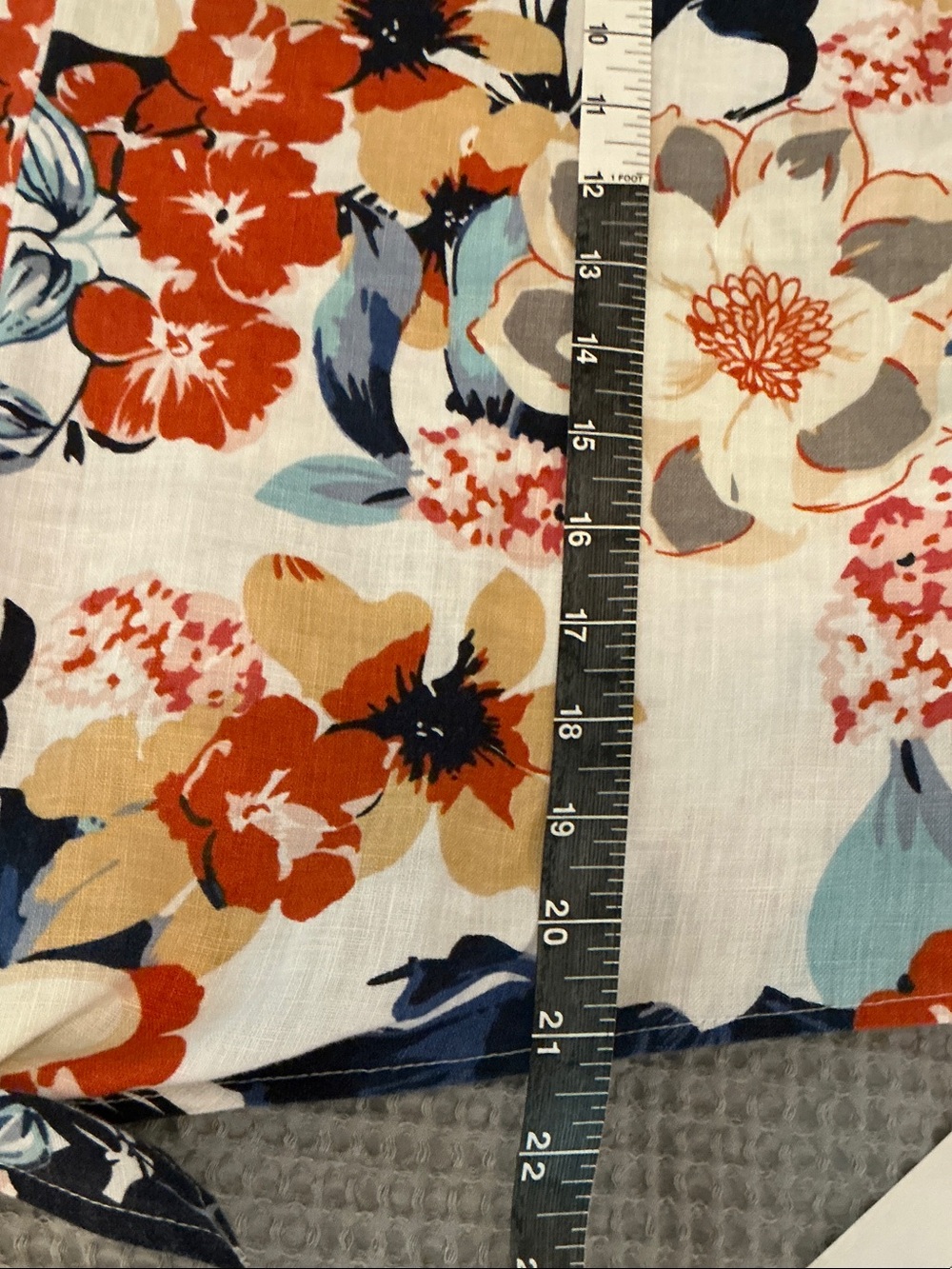 Charlie B Floral Cap Sleeves Round Neck Front Tie Top size Small - Picture 6 of 7